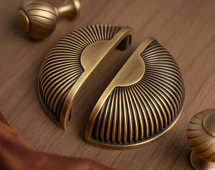 GILDOR premium solid brass retro cabinet cup pulls, premium retro/vintage design, suitable for kitchen cabinets, wardrobes.