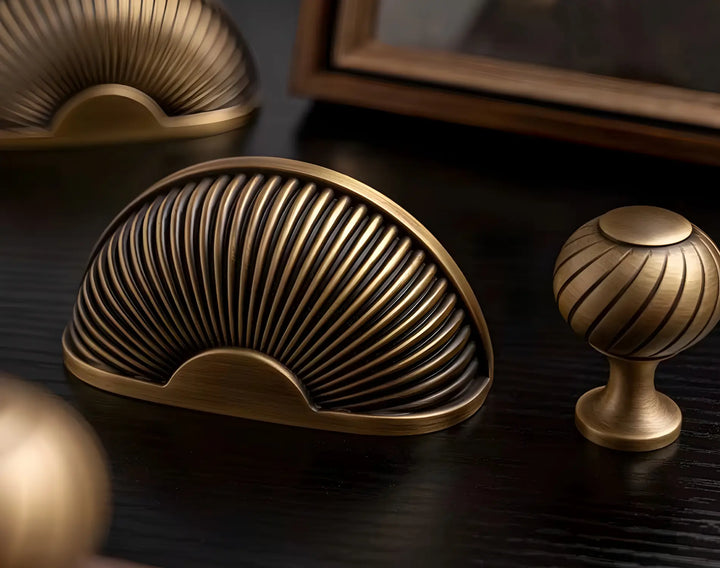 GILDOR premium solid brass retro cabinet cup pulls, premium retro/vintage design, suitable for kitchen cabinets, wardrobes.